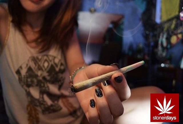 stonerdays-marijuana-baked-joints-blunts-sexy-(158)